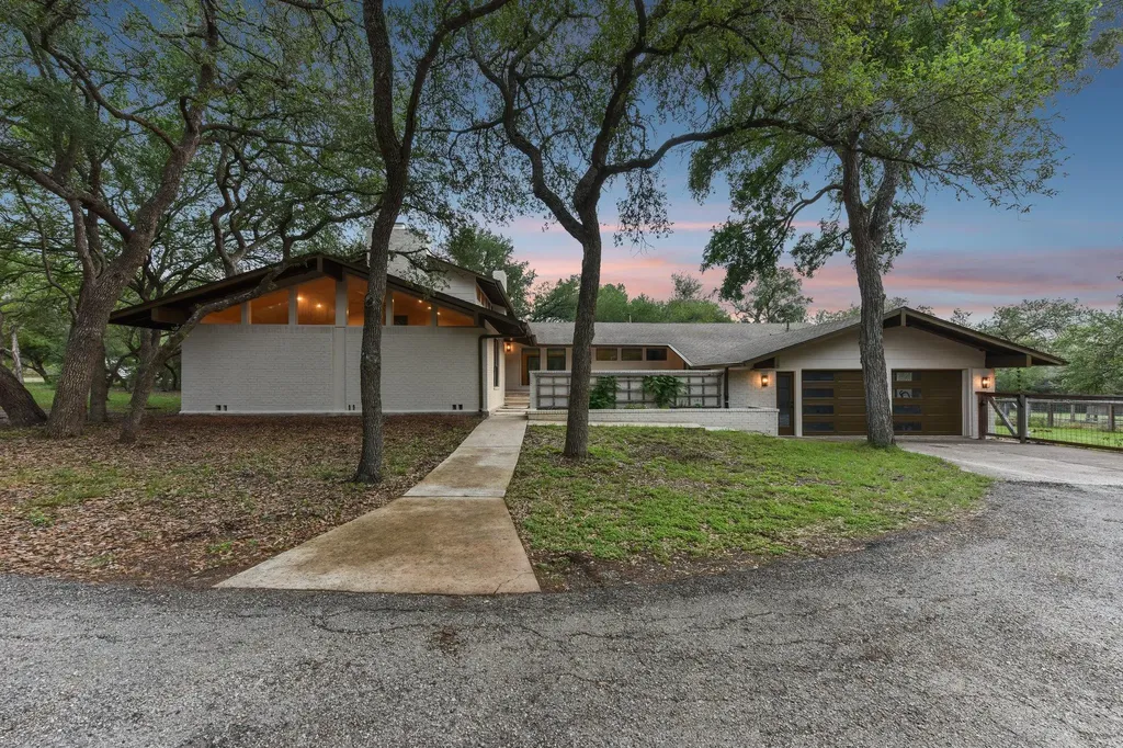 9004 Tara Lane Austin TX 78737