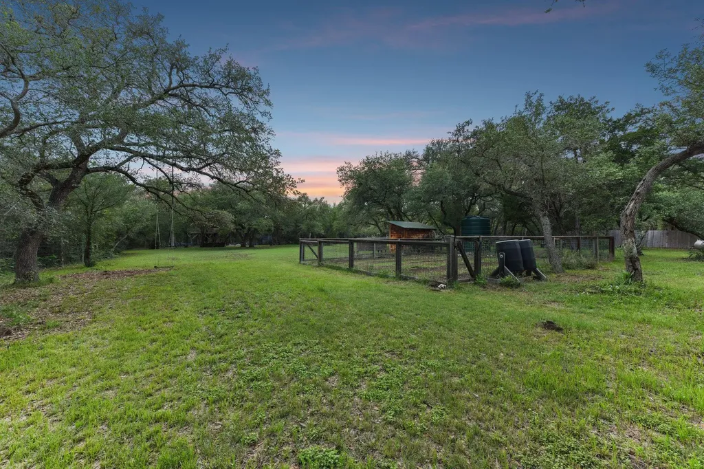9004 Tara Lane Austin TX 78737