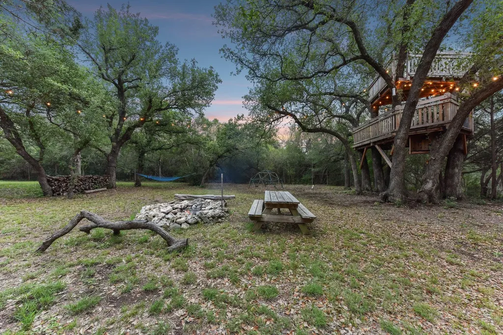 9004 Tara Lane Austin TX 78737
