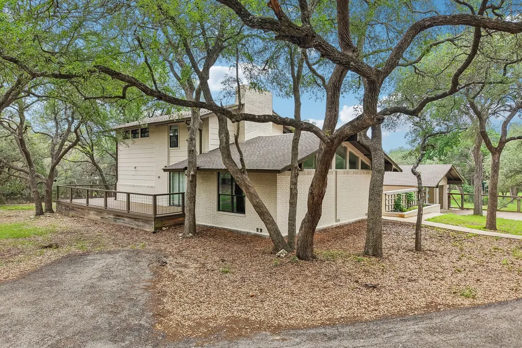 9004 Tara Lane Austin TX 78737