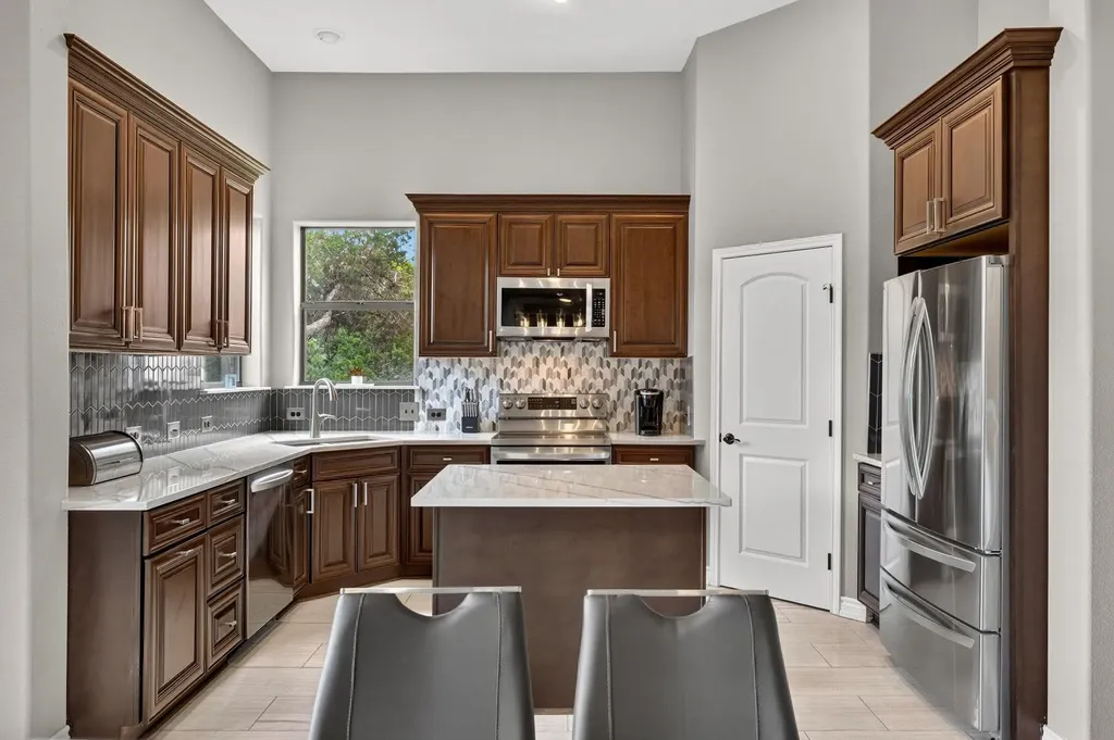 2801 Manitou Drive Austin TX 78734