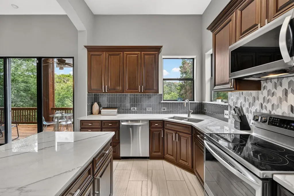 2801 Manitou Drive Austin TX 78734