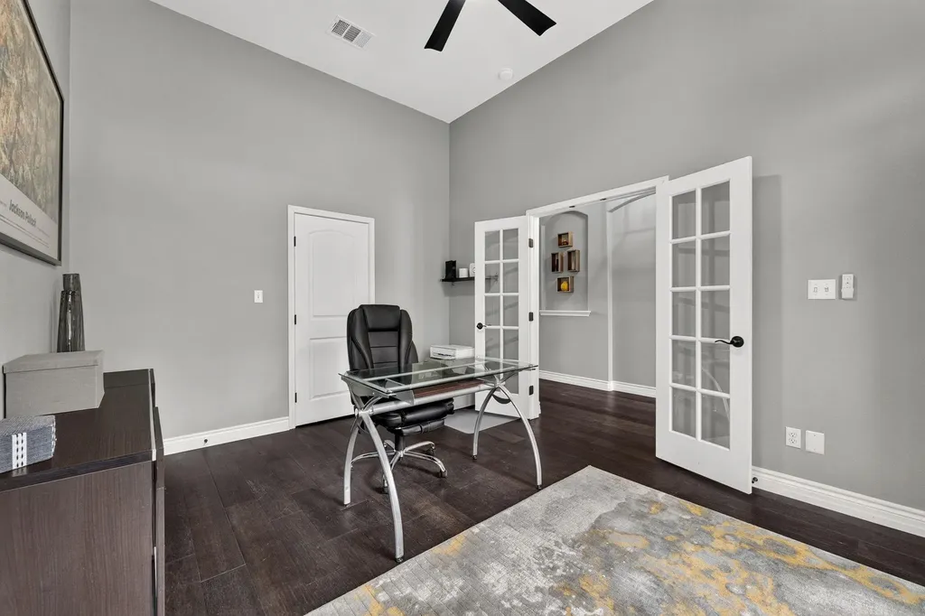 2801 Manitou Drive Austin TX 78734