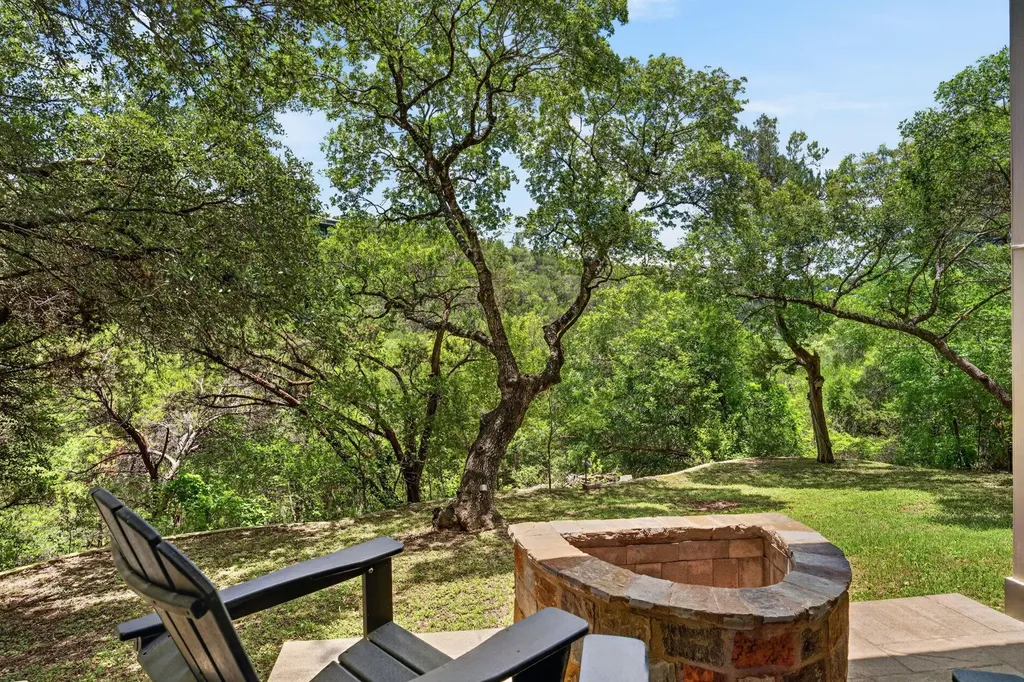 2801 Manitou Drive Austin TX 78734