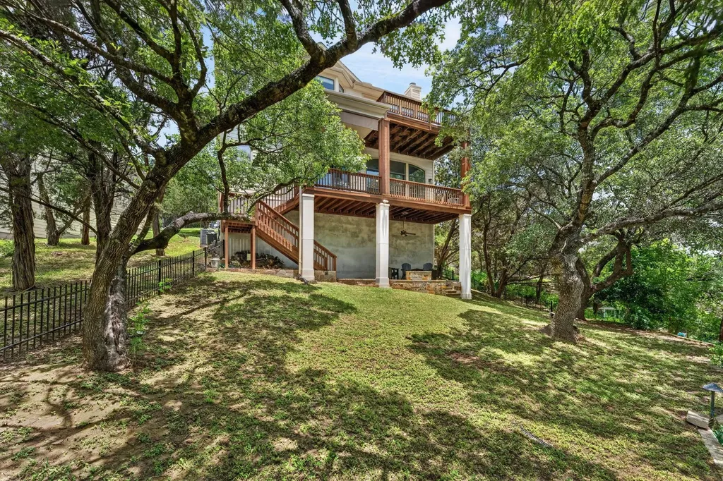 2801 Manitou Drive Austin TX 78734