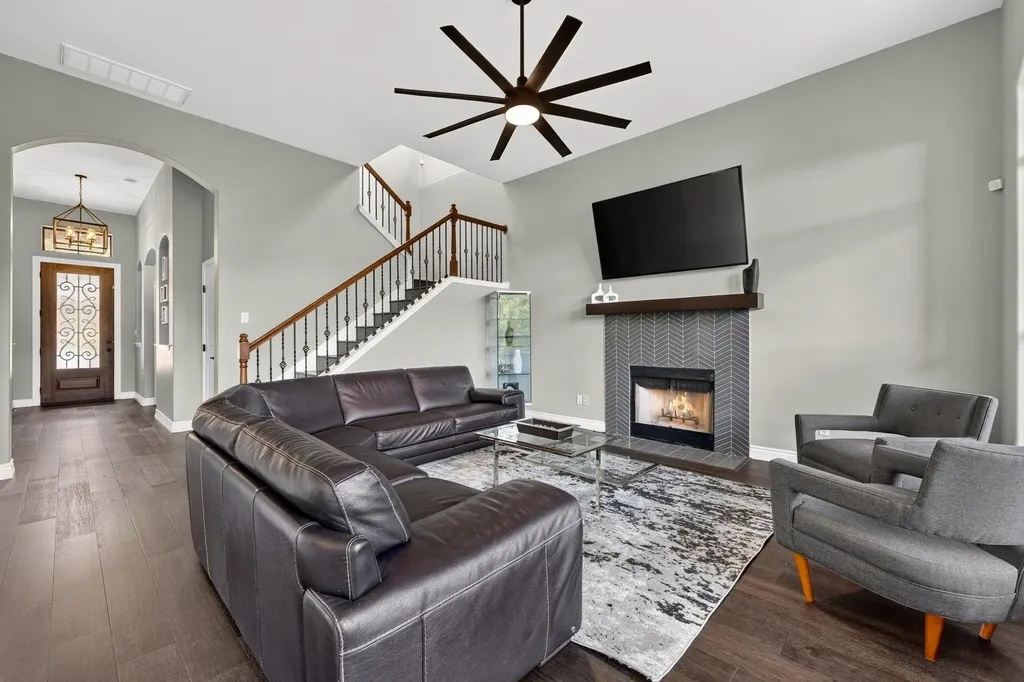 2801 Manitou Drive Austin TX 78734