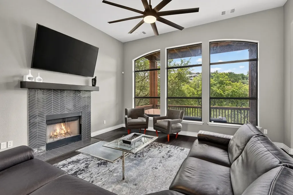 2801 Manitou Drive Austin TX 78734