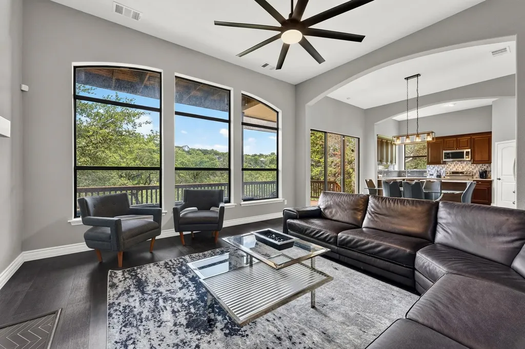 2801 Manitou Drive Austin TX 78734