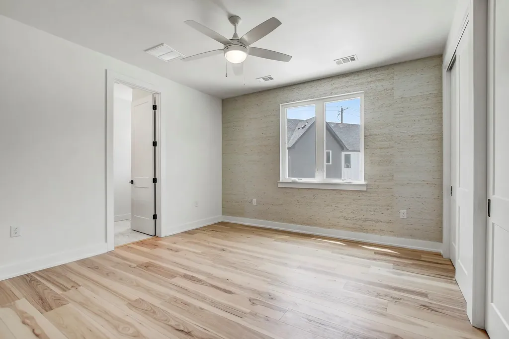 4127 E 12th Street Austin TX 78721