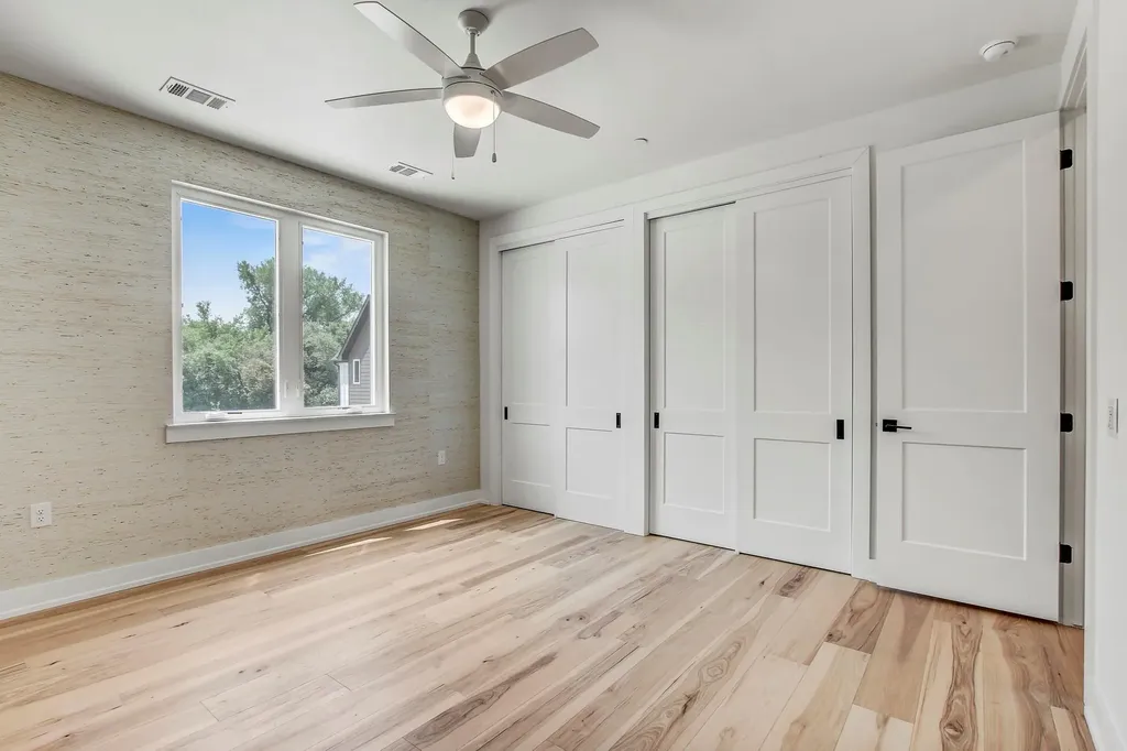 4127 E 12th Street Austin TX 78721