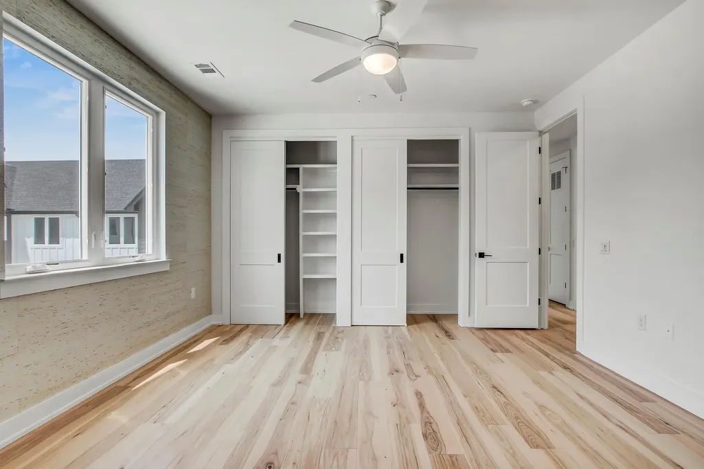 4127 E 12th Street Austin TX 78721