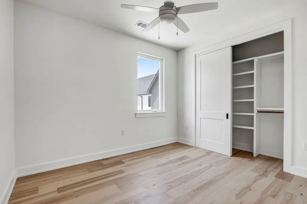 4127 E 12th Street Austin TX 78721