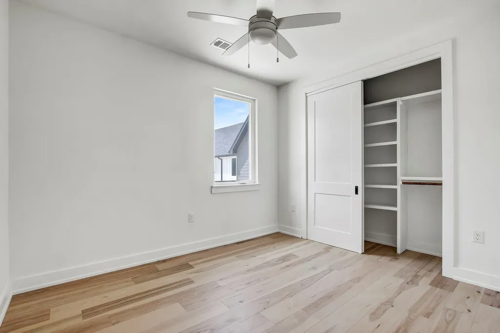 4127 E 12th Street Austin TX 78721