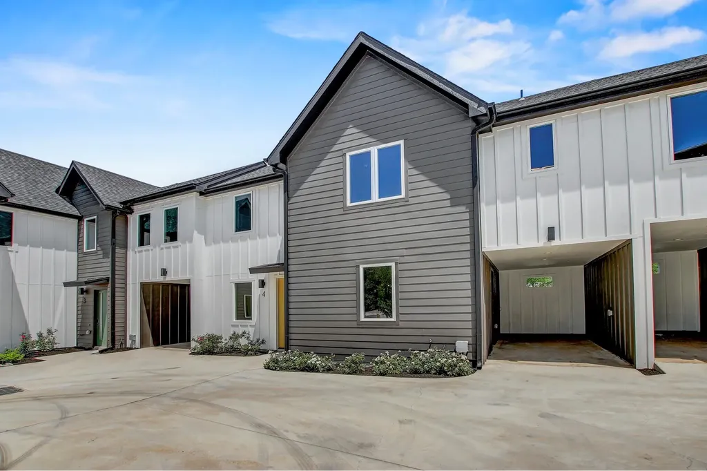 4127 E 12th Street Austin TX 78721