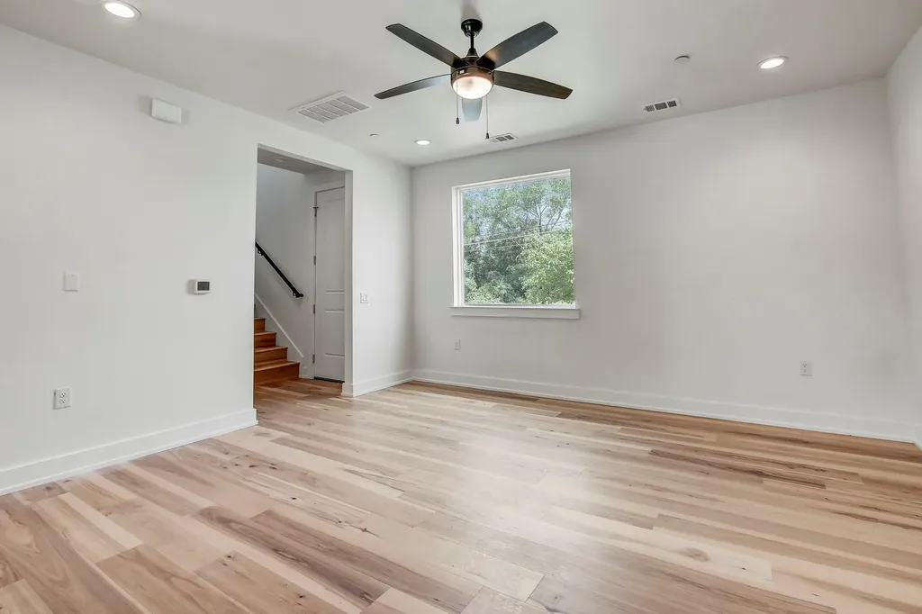 4127 E 12th Street Austin TX 78721