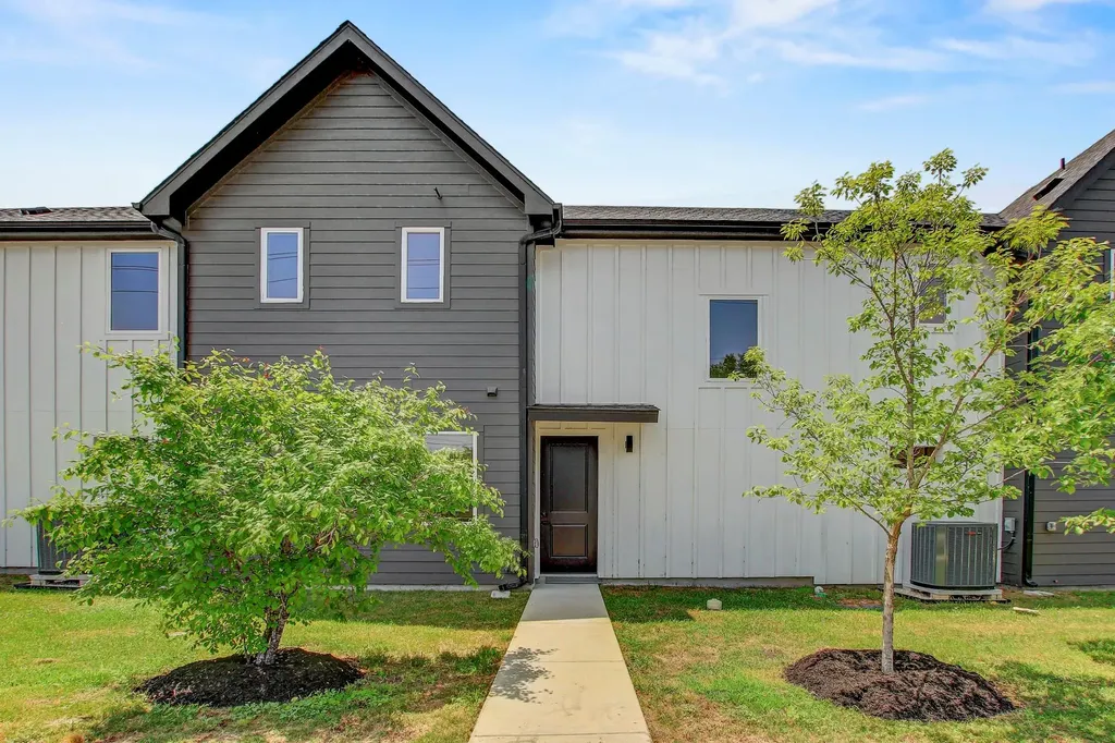 4127 E 12th Street Austin TX 78721