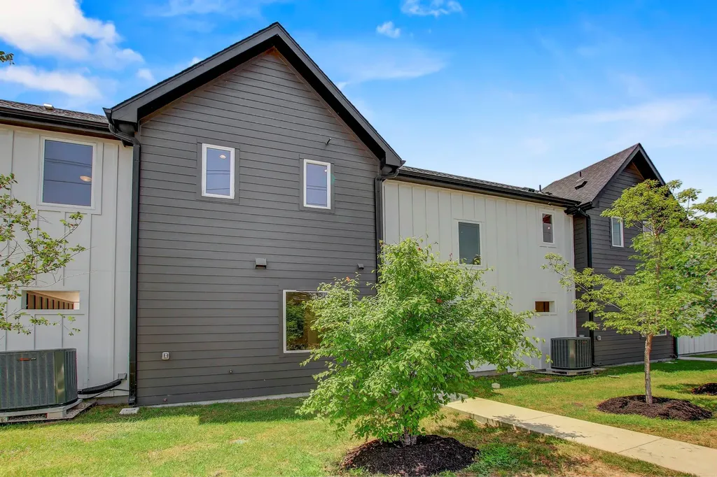 4127 E 12th Street Austin TX 78721