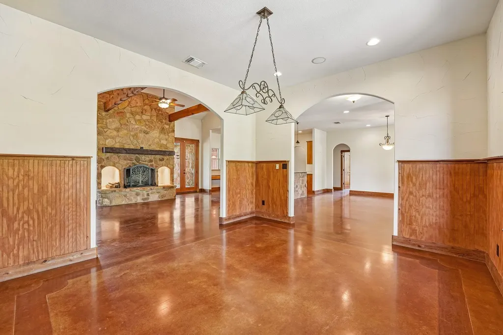 290 Miss Donna Lane Dripping Springs TX 78620
