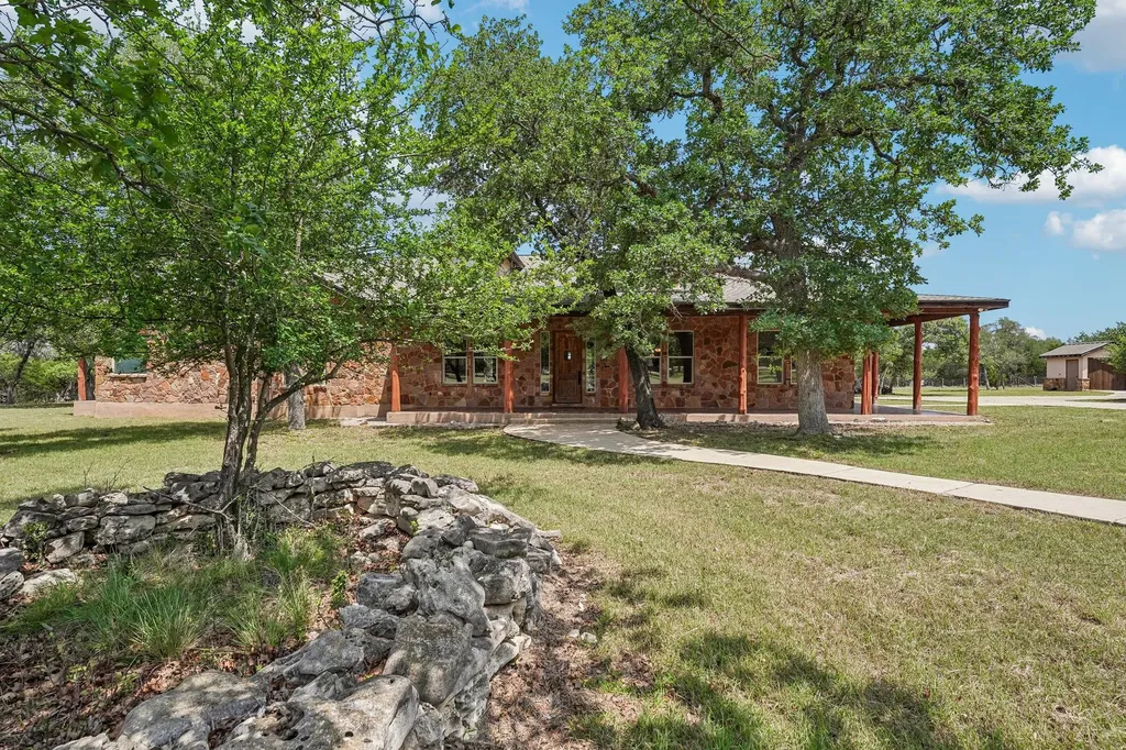 290 Miss Donna Lane Dripping Springs TX 78620