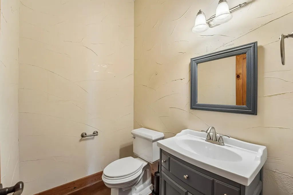 290 Miss Donna Lane Dripping Springs TX 78620