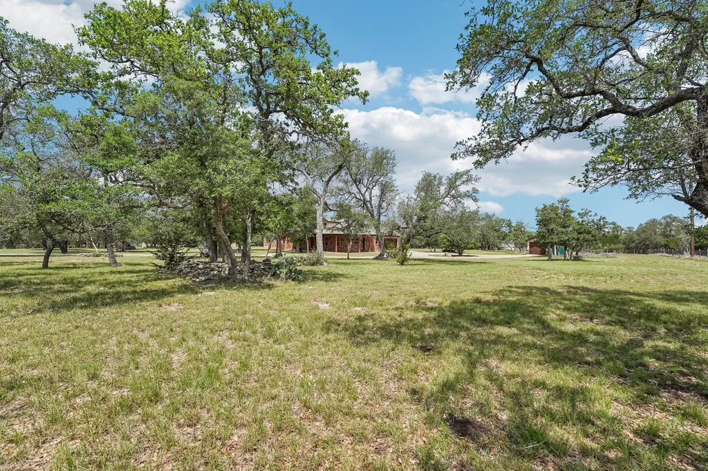 290 Miss Donna Lane Dripping Springs TX 78620