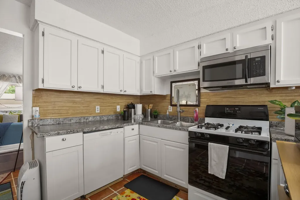 5402 Brompton Circle Austin TX 78745
