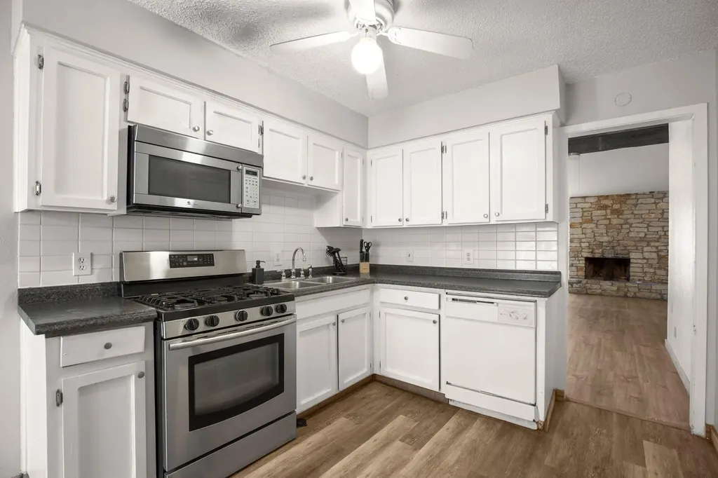 5402 Brompton Circle Austin TX 78745