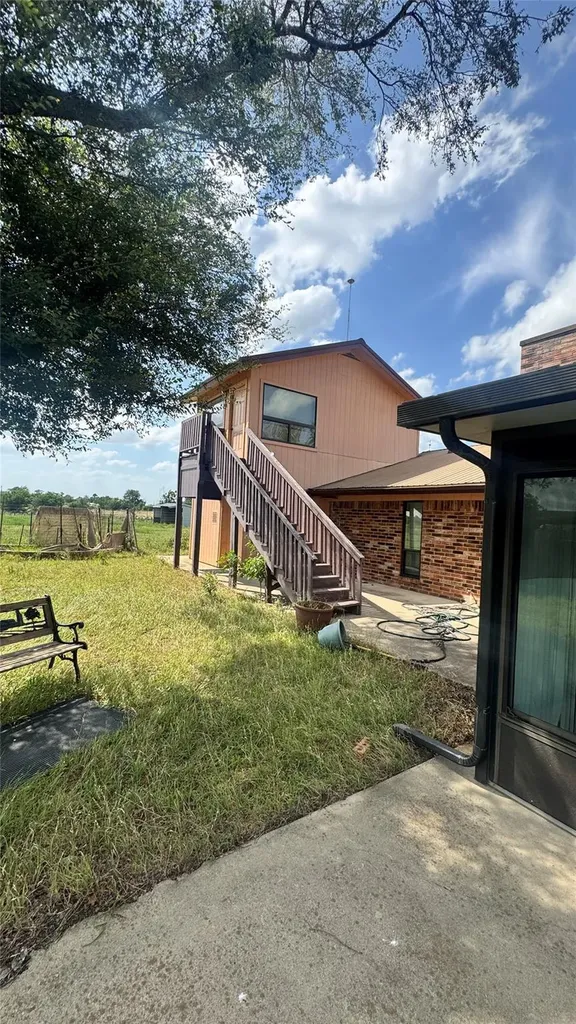 18007 Fm 1100 Elgin TX 78621