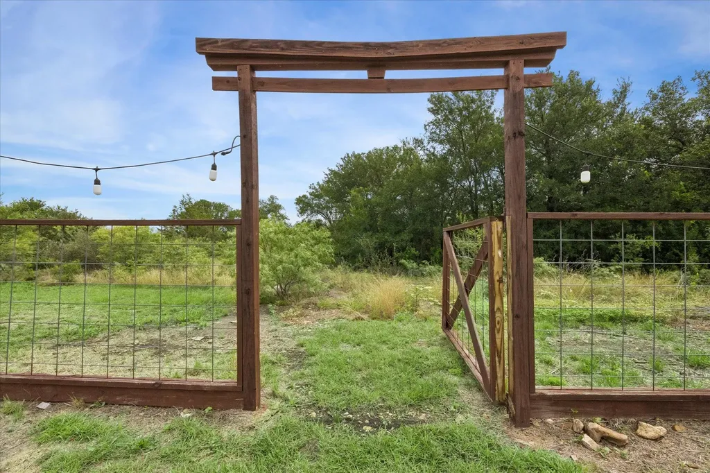 730 Spoke Hollow Road Lockhart TX 78644