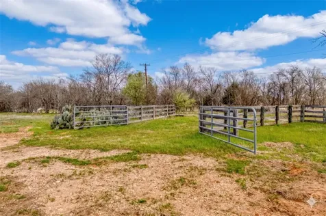 430 N Fm 487 Rockdale TX 76567