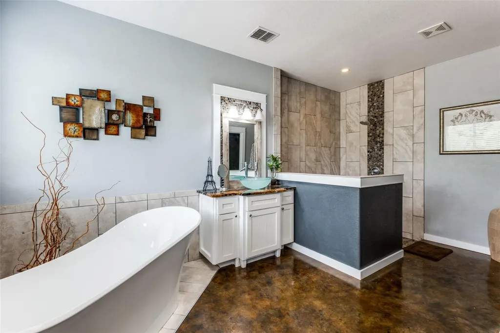 20501 Bee Hive Lane Spicewood TX 78669