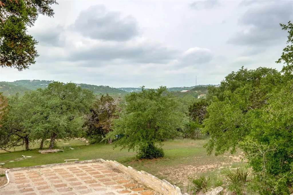 20501 Bee Hive Lane Spicewood TX 78669