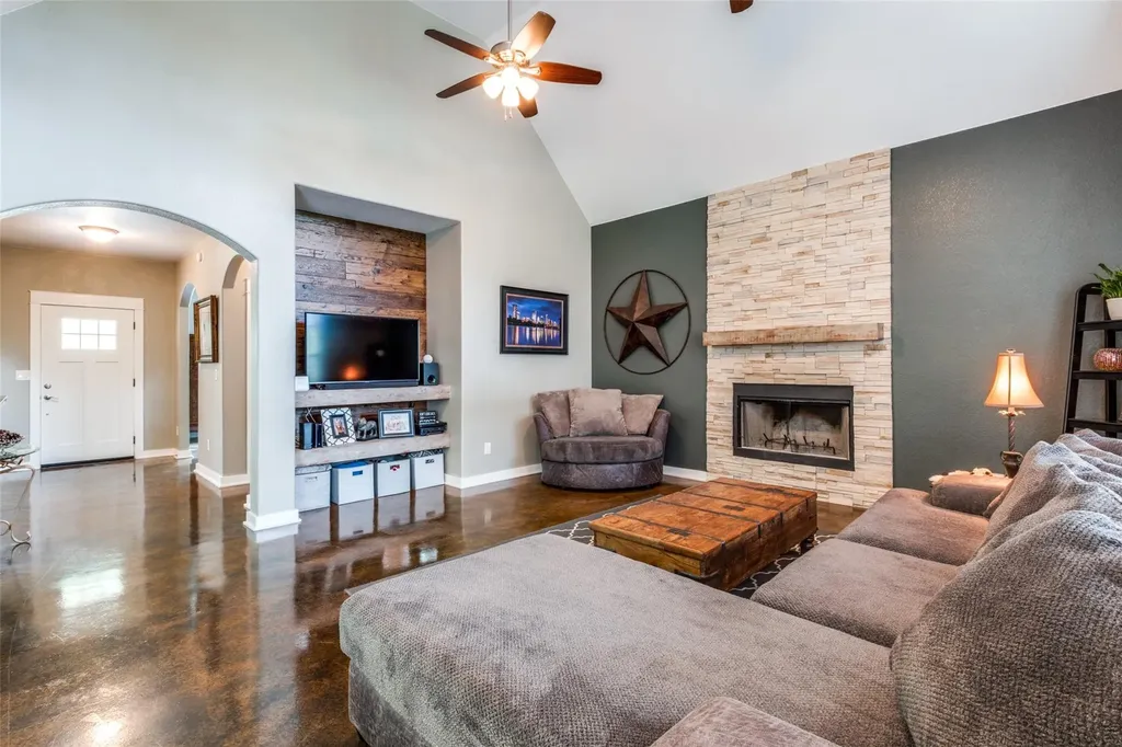 20501 Bee Hive Lane Spicewood TX 78669