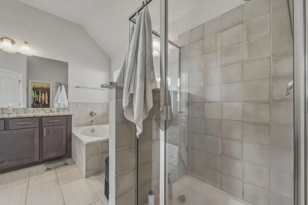 918 Leadtree Loop Buda TX 78610