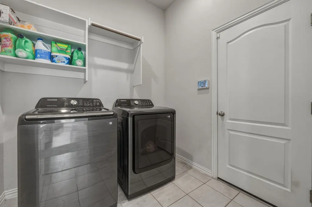 918 Leadtree Loop Buda TX 78610