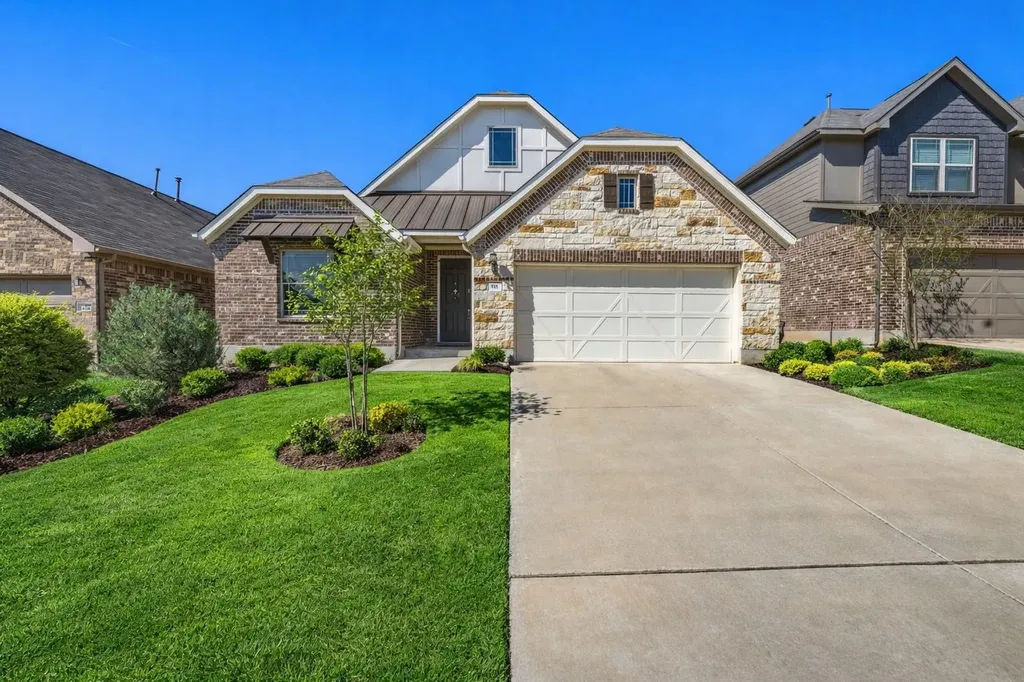 918 Leadtree Loop Buda TX 78610