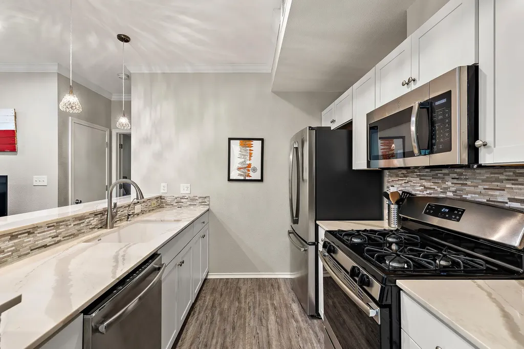 3839 Dry Creek Drive Austin TX 78731