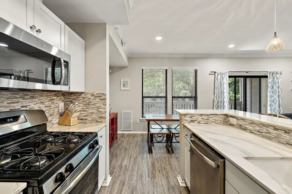 3839 Dry Creek Drive Austin TX 78731