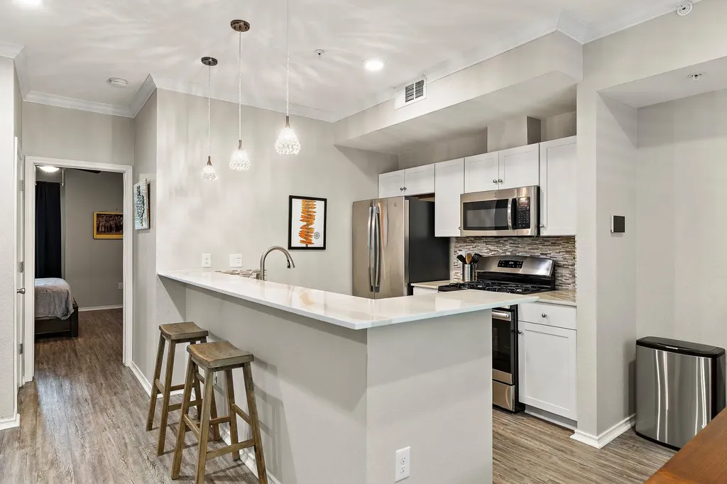 3839 Dry Creek Drive Austin TX 78731