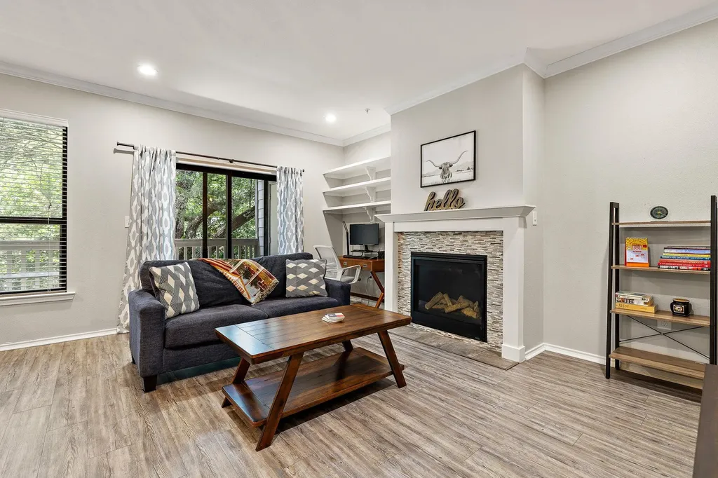 3839 Dry Creek Drive Austin TX 78731
