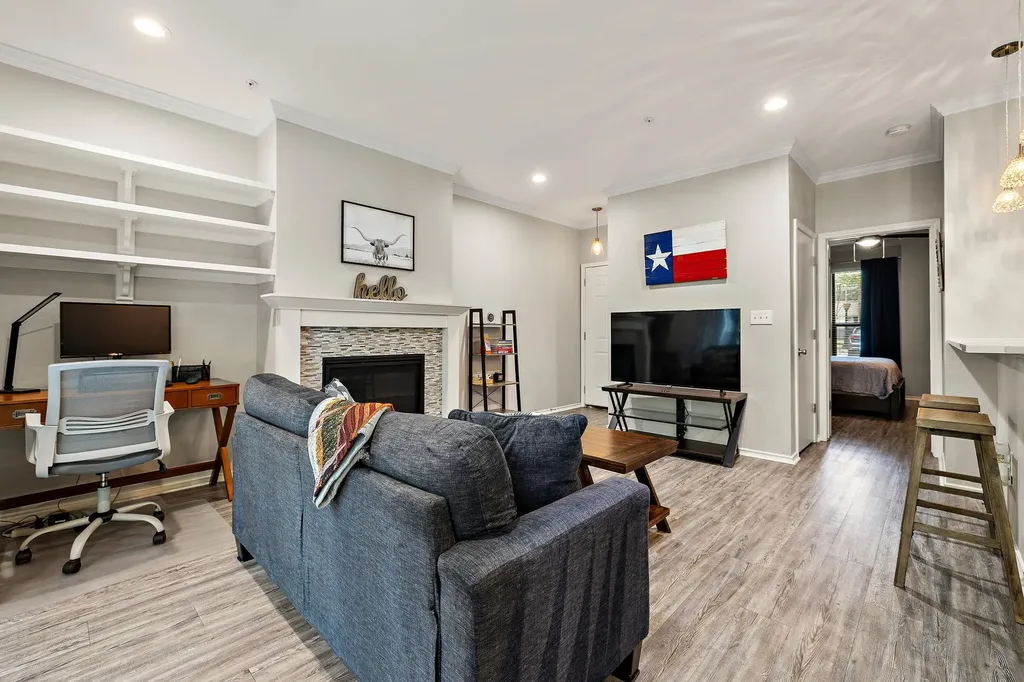 3839 Dry Creek Drive Austin TX 78731