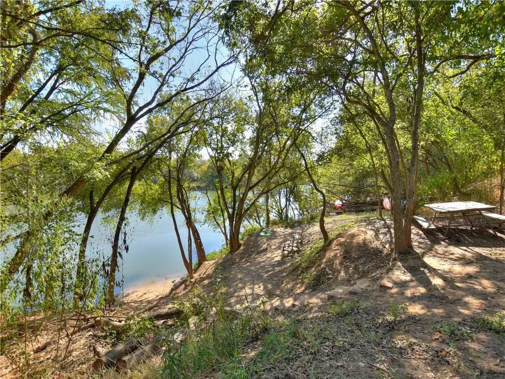 2705 Kingsland Way Austin TX 78725