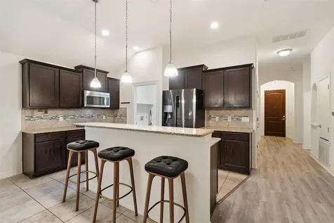 2705 Kingsland Way Austin TX 78725