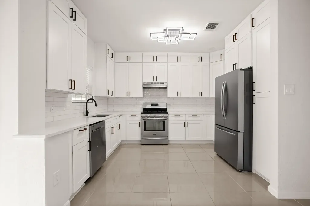 2011 Monica Lane Round Rock TX 78664