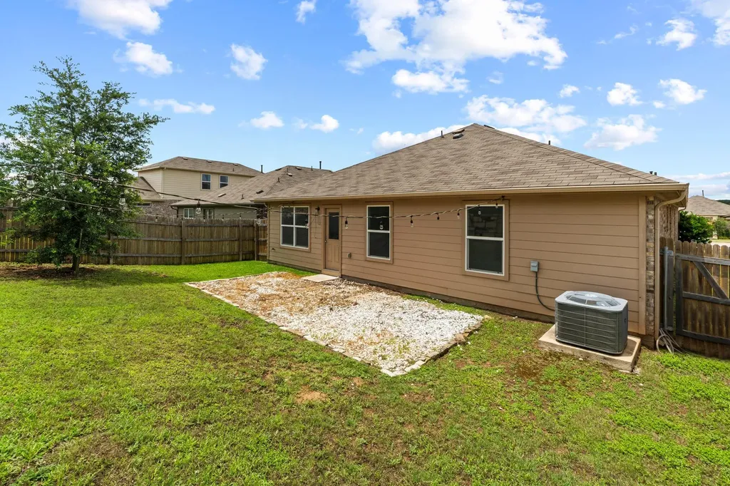 10809 Gonzales Ranger Pass Austin TX 78754