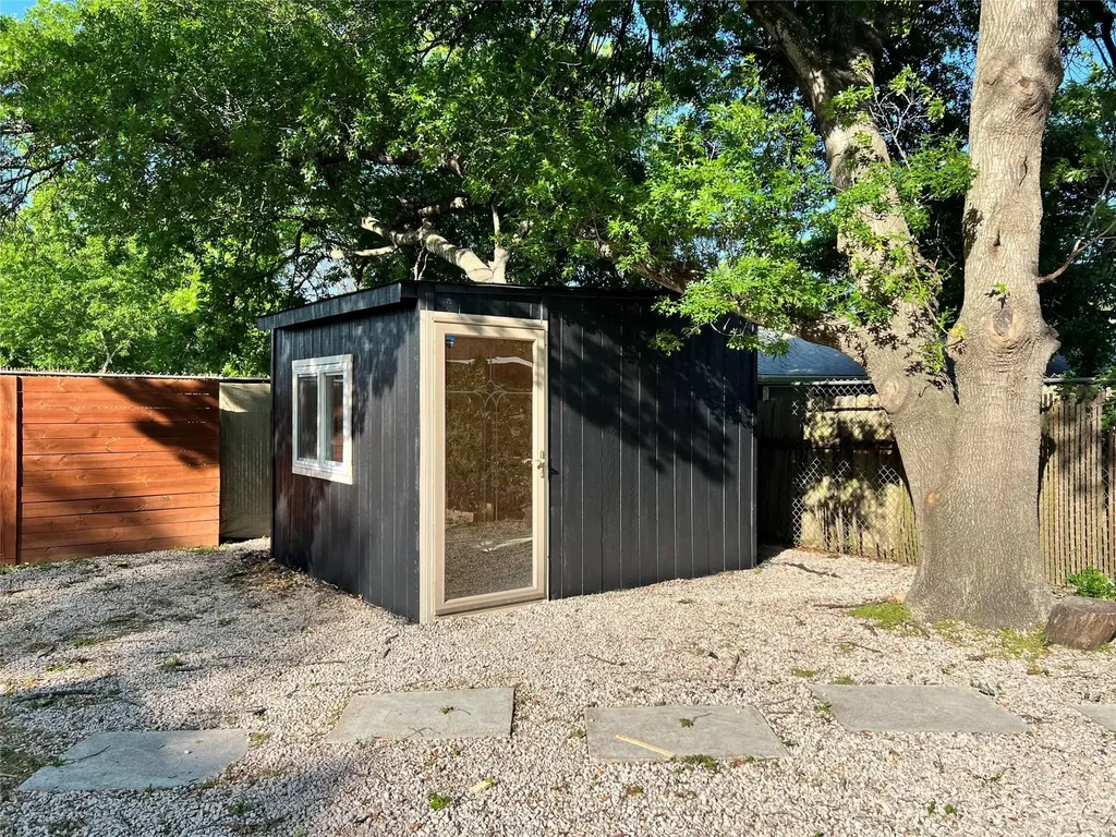 9003 Hunters Trace Austin TX 78758