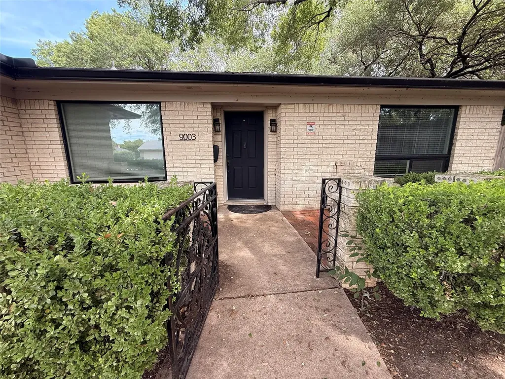 9003 Hunters Trace Austin TX 78758
