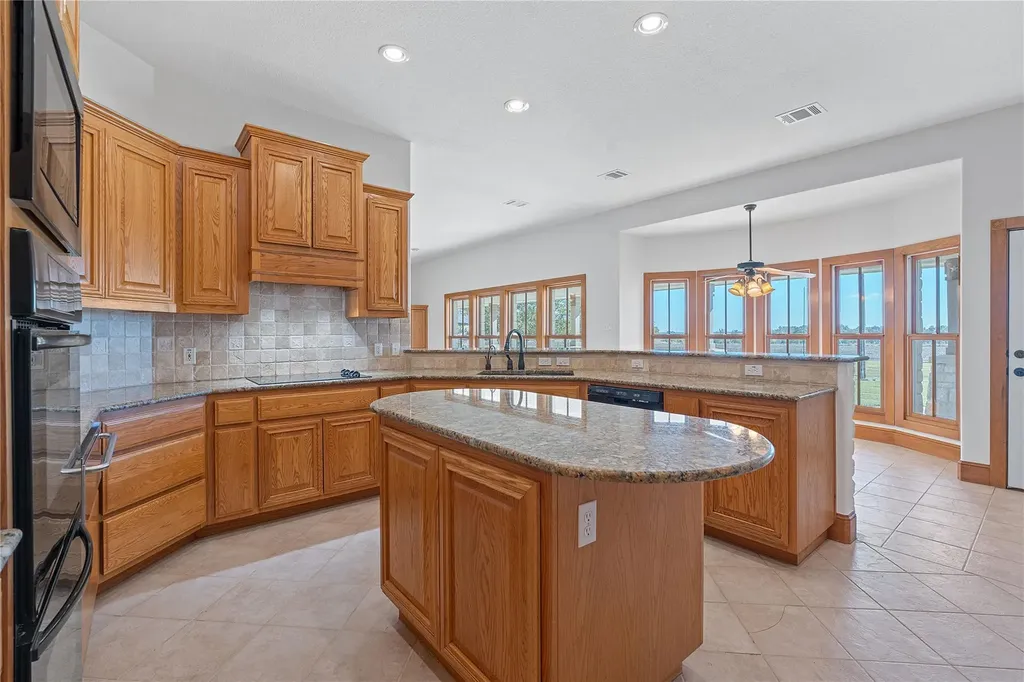 400 County Road 483 Taylor TX 76574