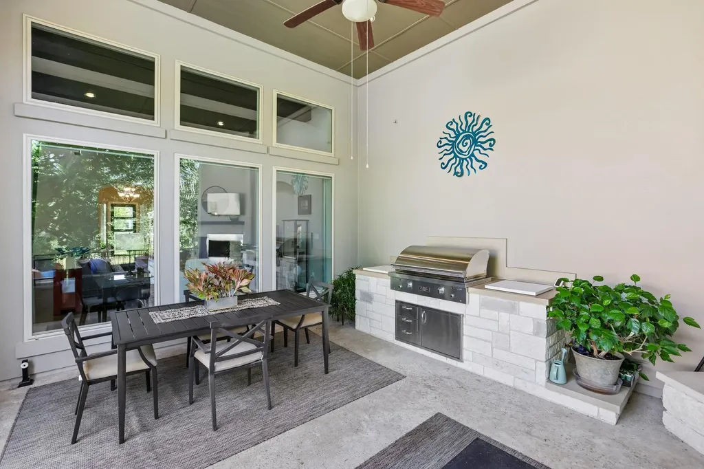 329 Mendocino Lane Austin TX 78737