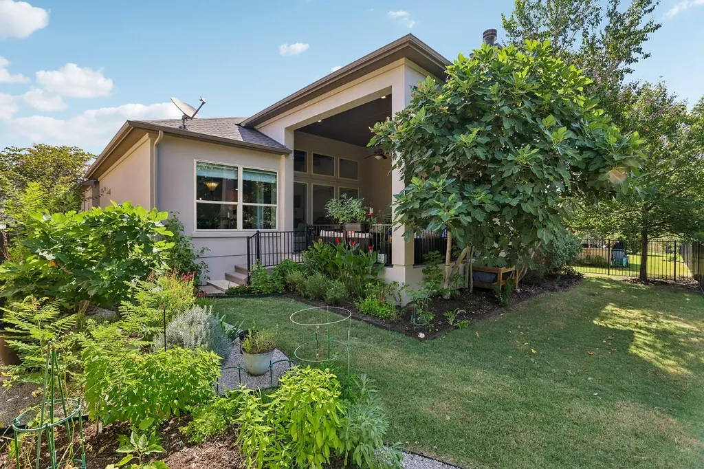 329 Mendocino Lane Austin TX 78737
